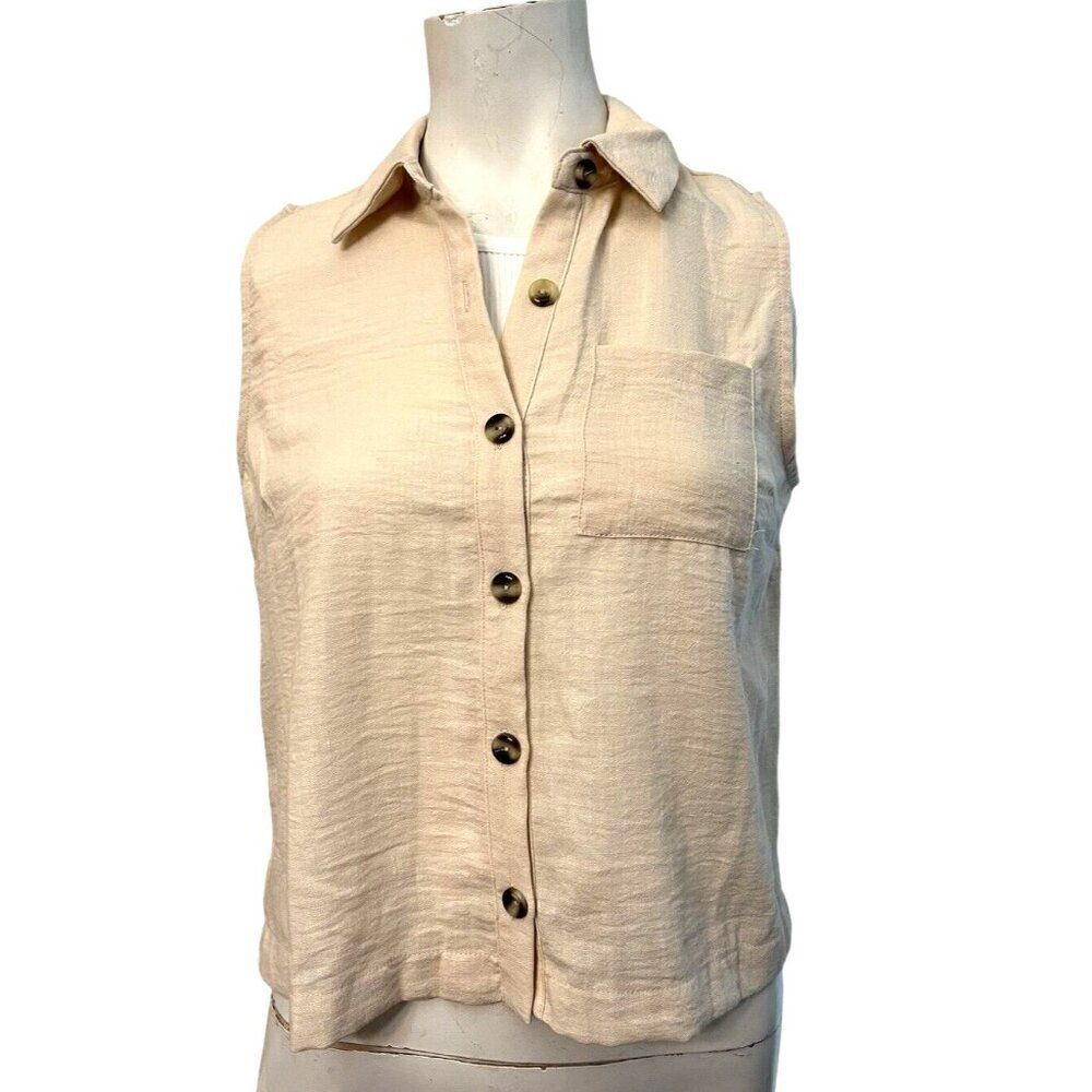 MONTEAU Ladies Medium Oatmeal Butotn Front Vest NWT Lightweight Chest Pocket